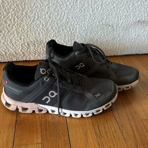 On Cloudflow Sneaker